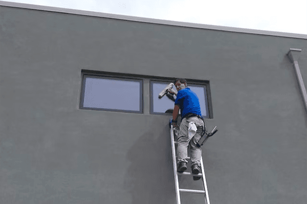 /images/services/03_window_washing.png